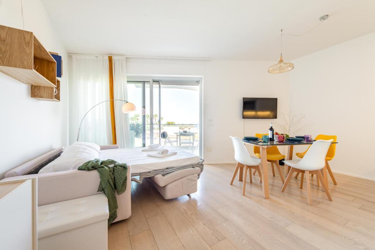 Cala Paura Seaview Apartment With Parking Полиньяно-а-Маре Экстерьер фото